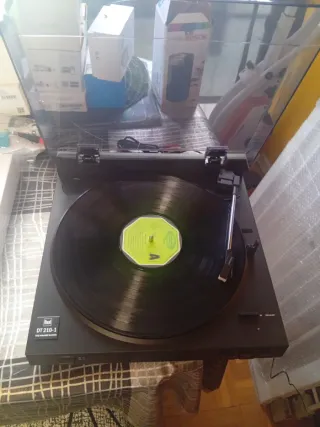 Dual DT 210 USB Tocadiscos