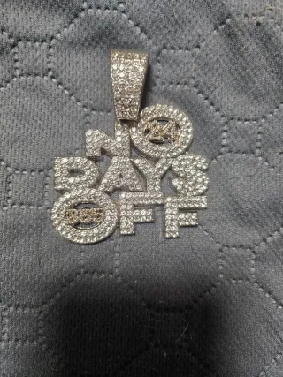 Colgante No Days Off, circonitas