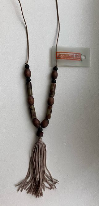 Set di 5 collane con semi e piume