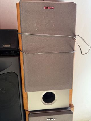 8 altavoces; sony, Cambridge Soundworks, airis