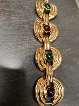 Pulsera y pendientes Loewe dorados