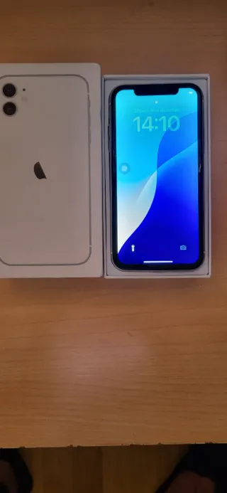 iPhone 11 + 2 custodie
