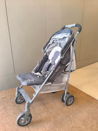 Silla de paseo Maclaren gris