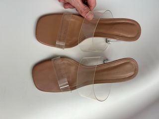Sandalias Zara tacón metacrilato beige