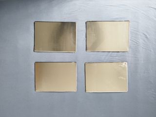 Lote 4 chapas metálicas Cruzcampo