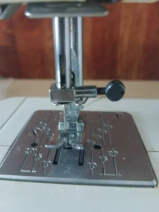 Máquina de coser Alfa ZIG-ZAG