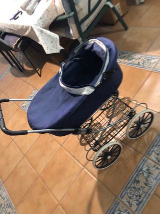 Carro de muñecas clásico