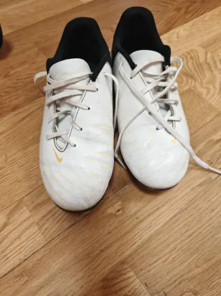 Botas de fútbol Nike Talla 36