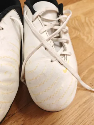 Botas de fútbol Nike Talla 36