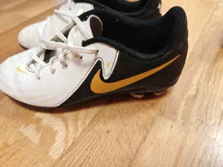 Botas de fútbol Nike Talla 36