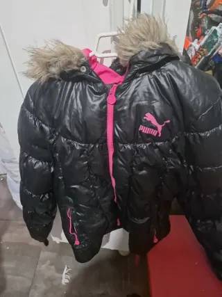 Chaqueta Puma Negra con Forro Rosa y Capucha