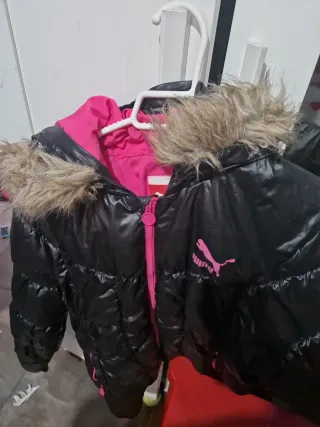 Chaqueta Puma Negra con Forro Rosa y Capucha