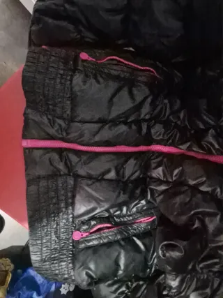 Chaqueta Puma Negra con Forro Rosa y Capucha