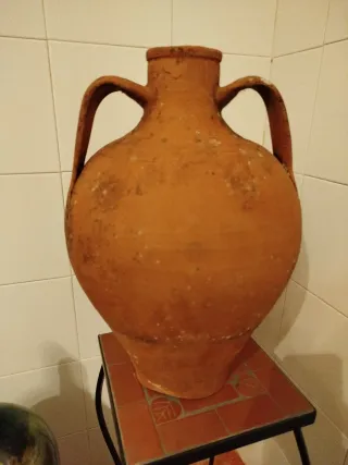 Cántaro de barro antiguo