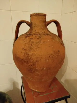 Cántaro de barro antiguo