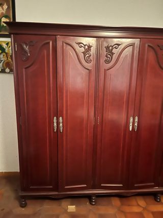 Armario de madera vintage