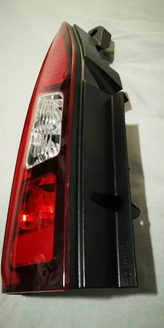 Piloto trasero izquierdo Berlingo 2018