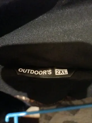 Chaqueta cortavientos negra