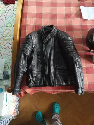 Cazadora de cuero BEST negra + Casco AVG talla L.