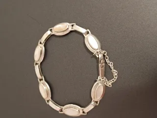 Pulsera Plata y Nácar Ovalada