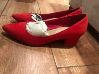 Zapatos de ante rojos talla 37