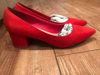 Zapatos de ante rojos talla 37