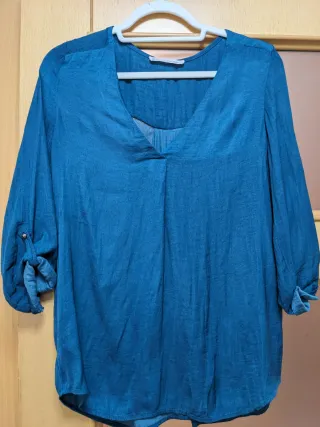 Blusa azul manga larga