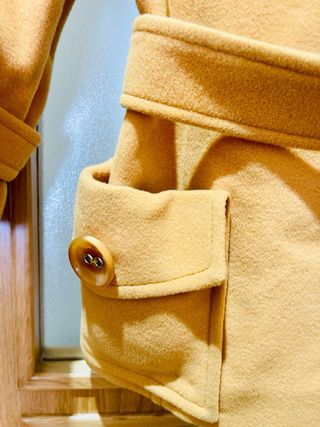 Chaquetón lana mostaza Kalfe talla 44