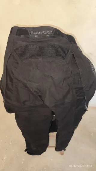 TRAJE MOTO TALLA M DOS PRENDAS