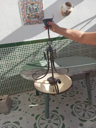 Lámpara de salón beige y marrón
