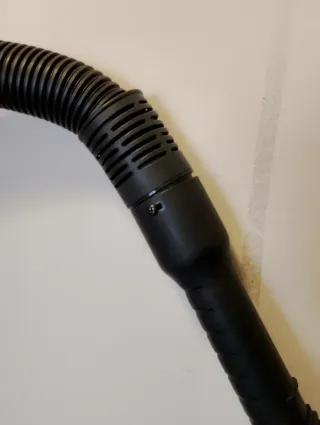 Aspiradora LG Roja 1700W