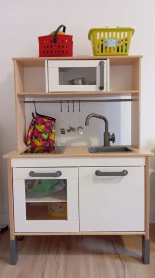 Cocinita IKEA con accesorios