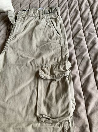 Pantalones cargo beige Stradivarius Talla XL
