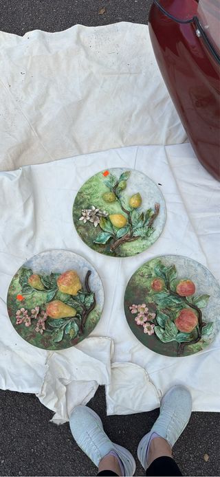 Juego de platos decorativos