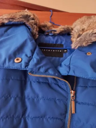 Chaquetón azul talla M con pelo