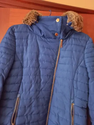 Chaquetón azul talla M con pelo