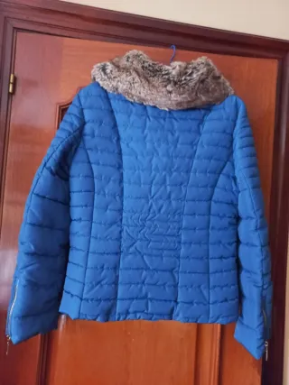 Chaquetón azul talla M con pelo