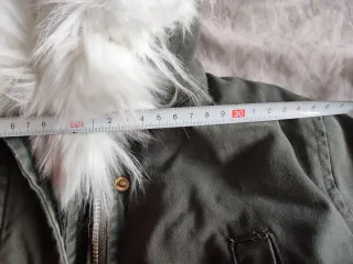 Abrigo niña con capucha y pelo