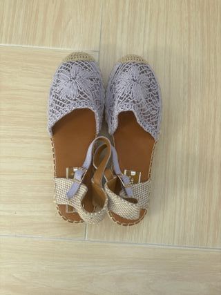 Sandalias de mujer con encaje