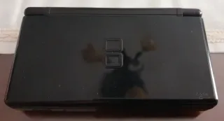 Nintendo DS Nera + Caricabatterie e Custodia