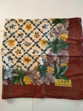 Foulard in seta Laura Biagiotti