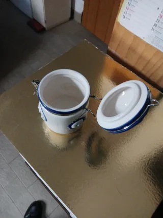 Contenitore ceramica blu e bianco