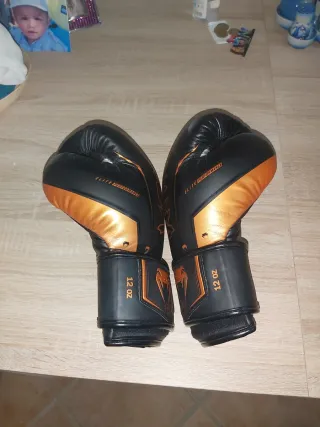 Guantes de boxeo venum elite evo en buen estado