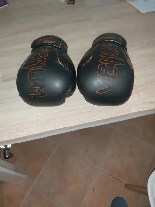 Guantes de boxeo venum elite evo en buen estado