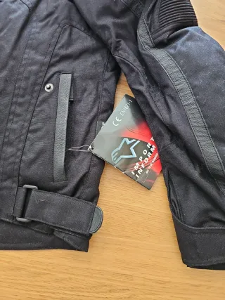 Chaqueta de moto negra