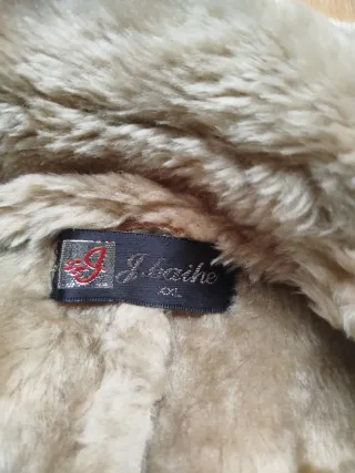 Chaqueta gris mujer de frío