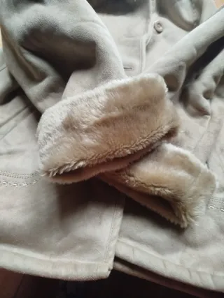 Chaqueta gris mujer de frío