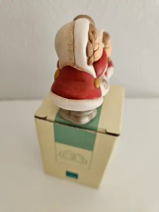 Bimbe natalizie Thun con albero