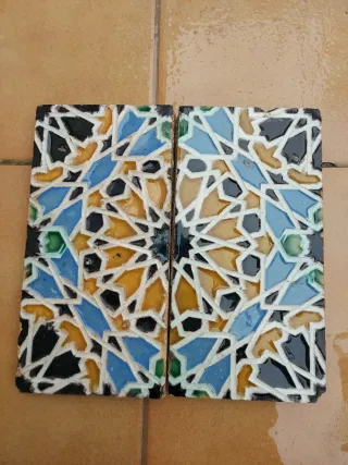 Pareja azulejos antiguos pintados a mano Sevilla