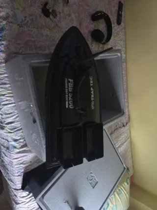 Barco Cebador FBB 5200 Trap Tec con sonda